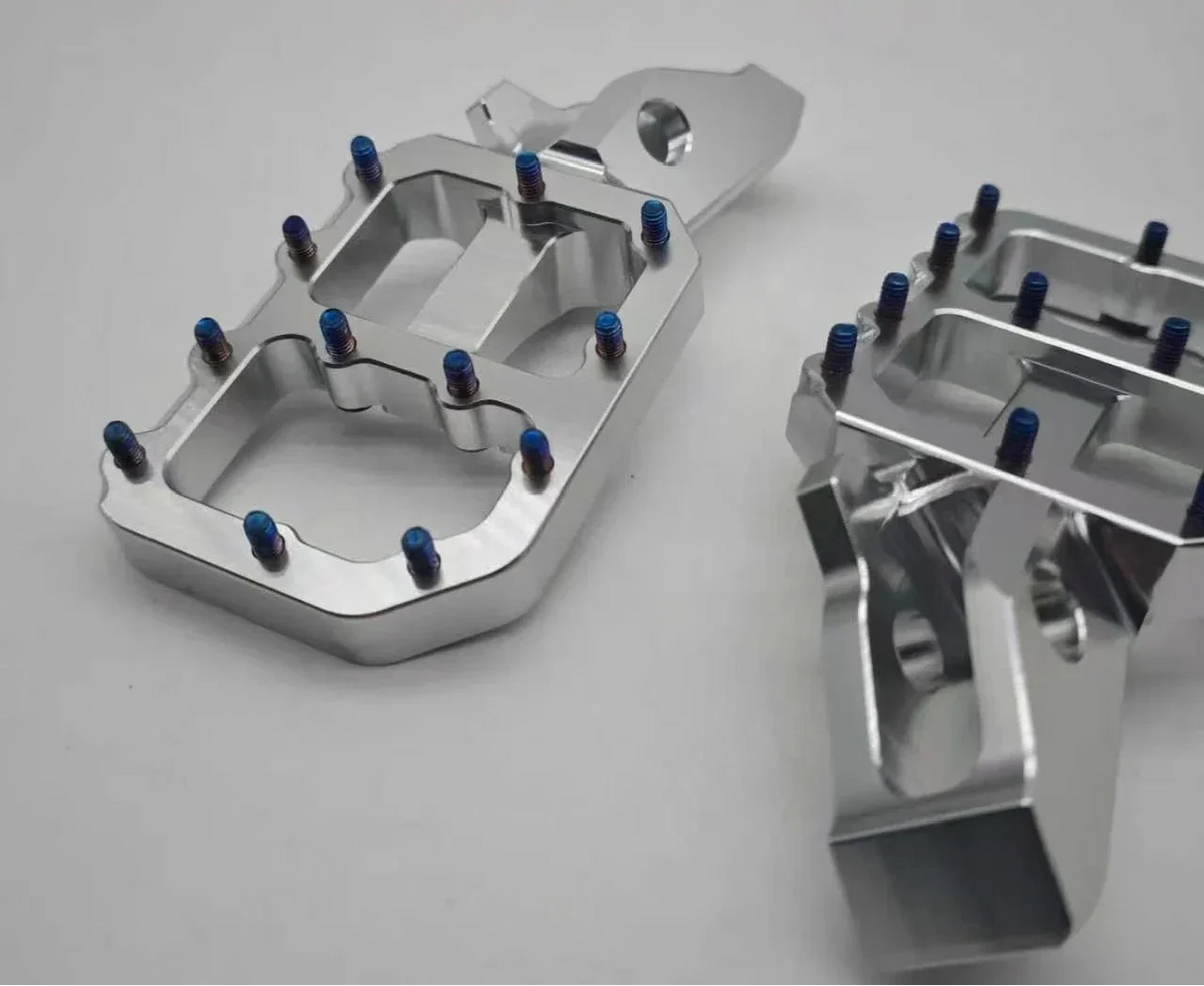 titanium pegs